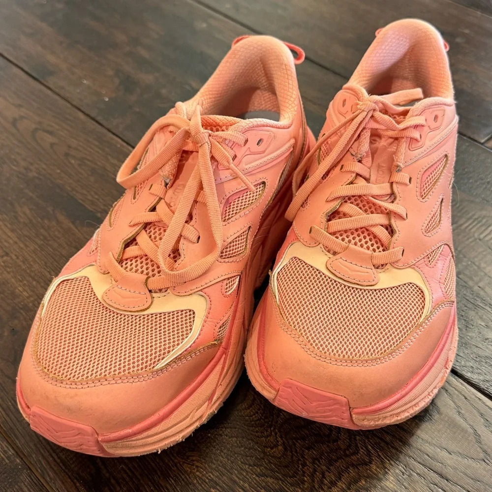 Hoka One Clifton L Orange Coral Athletic Shoes Size 10 - Picture 1 of 13